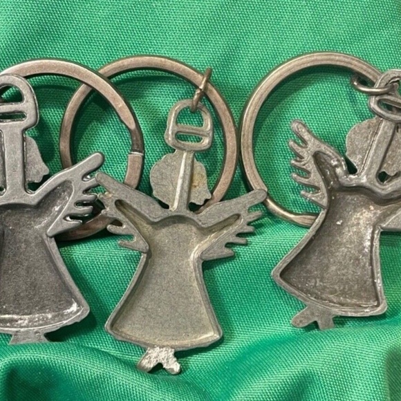 Lot of 3 Angel Key Chains Grey Metal with Grey Hearts Vintage - Picture 5 of 5
